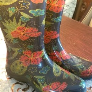 SOLD. Sloggers rain boots women size-9